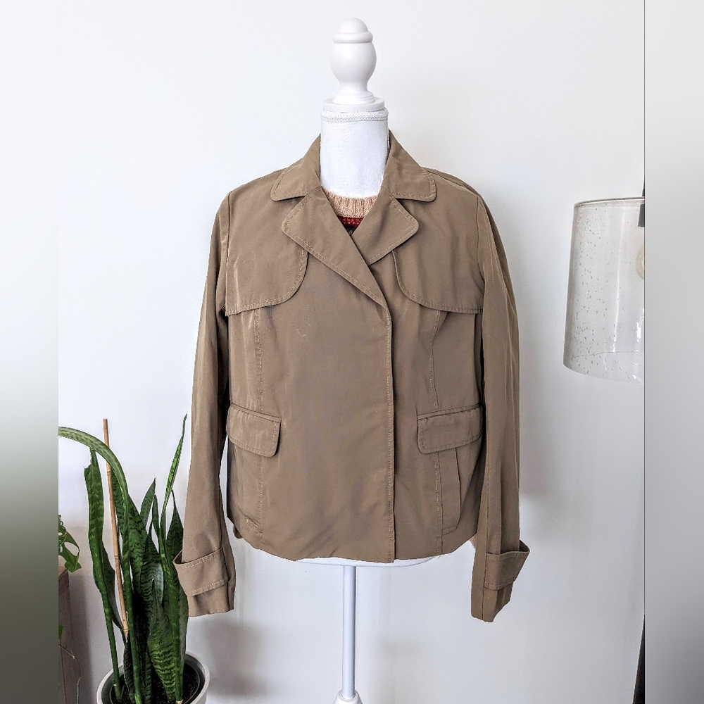 *SALE* Gap tan classic waist length trench coat sz Med